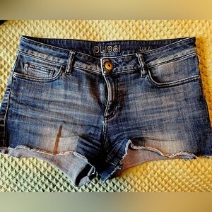 DL1961 women’s denim shorts!